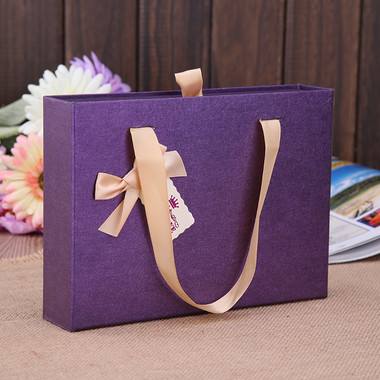 2018不知道手拎紙袋定做什么顏色，不防考慮霸氣十足的紫色！